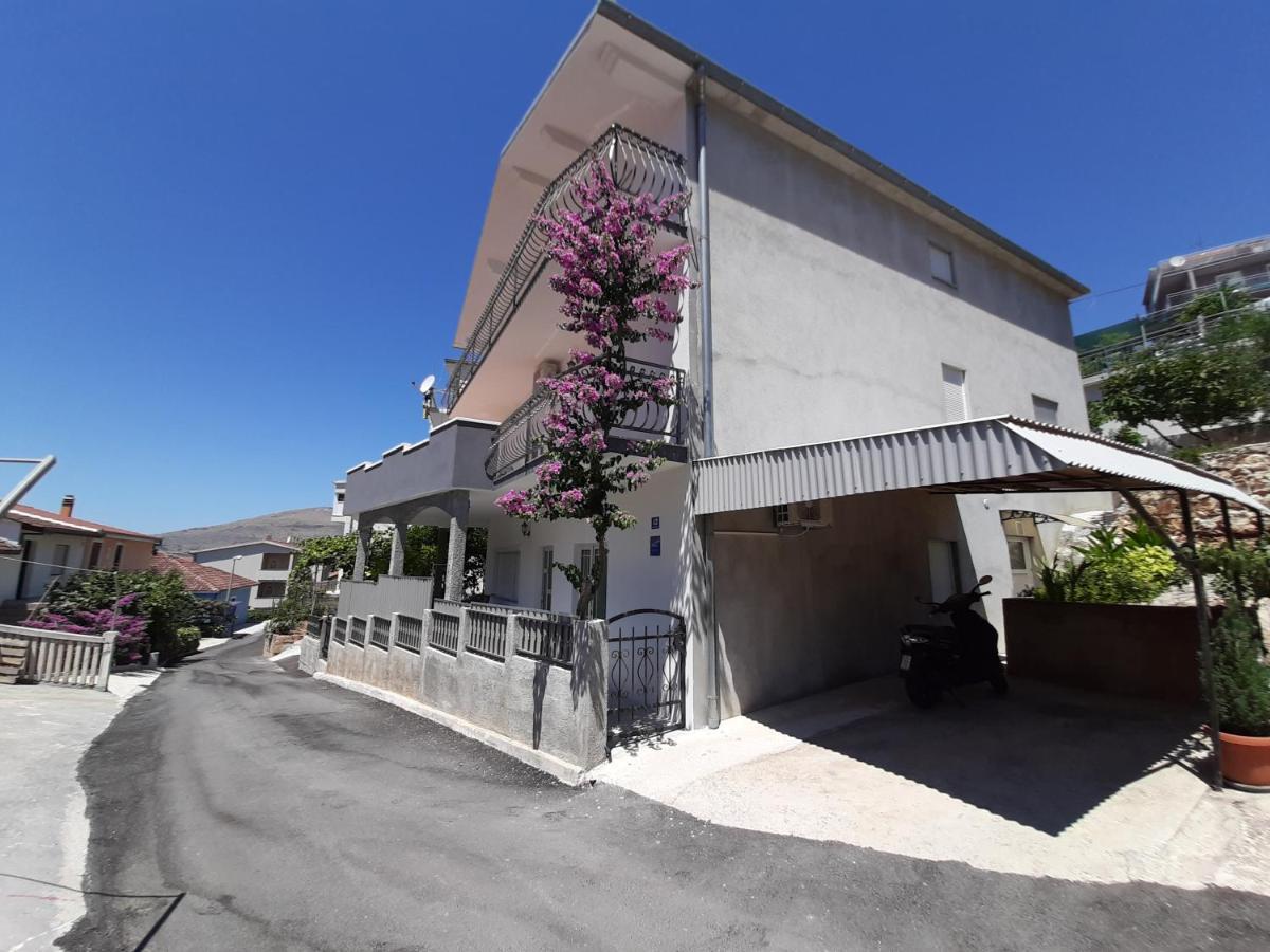 Apartment Luna Trogir Bagian luar foto