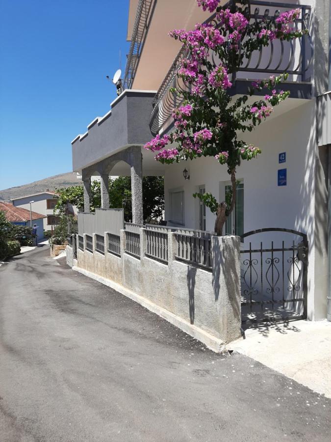Apartment Luna Trogir Bagian luar foto