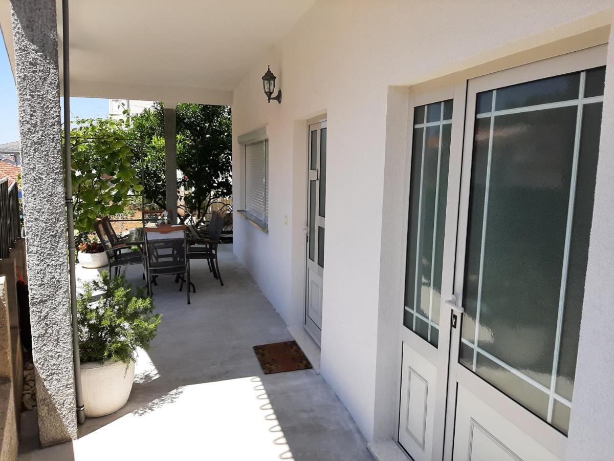 Apartment Luna Trogir Bagian luar foto
